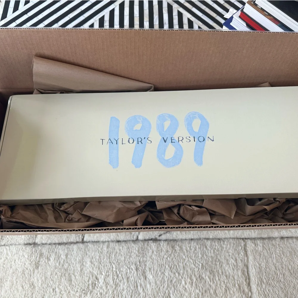**New in Box** Taylor Swift 1989 Taylor’s Version Vinyl Film Strip Display